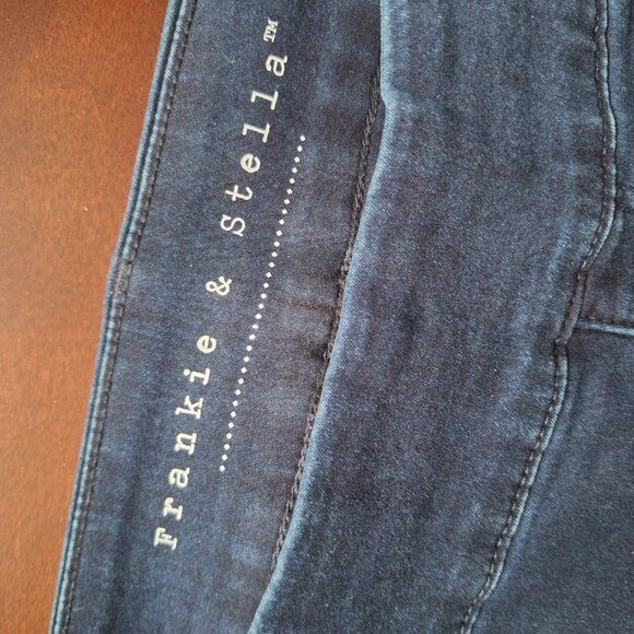 Jeans - Women's - Plus - Size 22 - Dark Blue - Tapered - Faded look - Picture 2 of 3